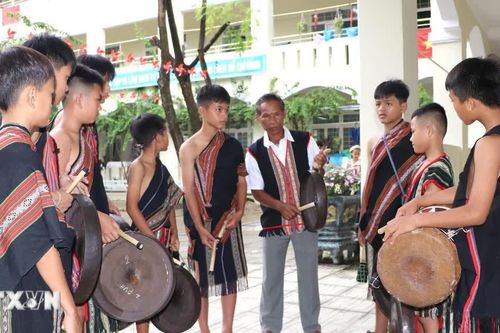 Quảng Ngãi giữ gìn, phát huy bản sắc văn hóa dân tộc trong trường học, cộng đồng