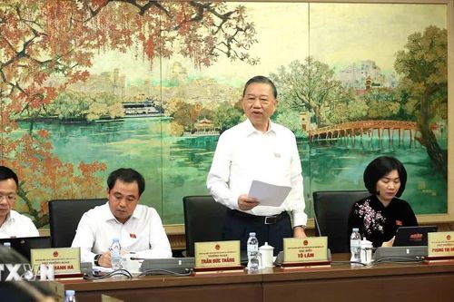 Quốc hội thảo luận ở tổ về 2 dự án Luật