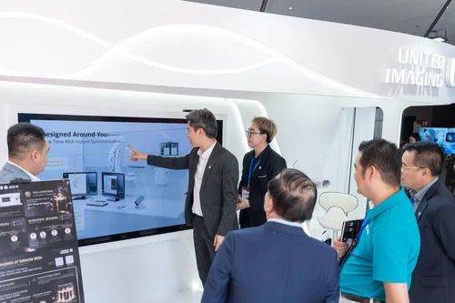 Đột phá công nghệ điện quang can thiệp và chuyển giao kỹ thuật xuống cơ sở