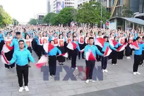 'Lên đàng' lập kỷ lục đồng ca đông nhất Việt Nam