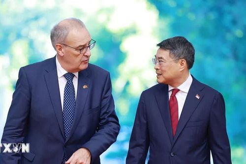 Thủ tướng Lê Minh Hưng hội kiến Tổng thống Thụy Sĩ