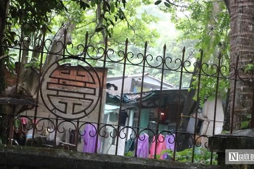 Dãy nhà xuống cấp cạnh di tích Quốc Tử Giám ở Huế chờ giải phóng mặt bằng