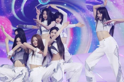Tân binh của Lee Soo Man gây sốt với công thức Kpop quen thuộc, gợi nhớ BoA và thời hoàng kim SM