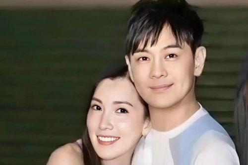Lâm Chí Dĩnh phong độ bên vợ đẹp ở tuổi 52
