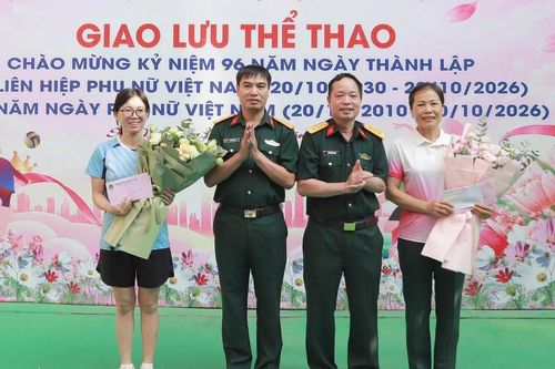 Phụ nữ Bộ Tham mưu với 'Tháng Mười yêu thương'
