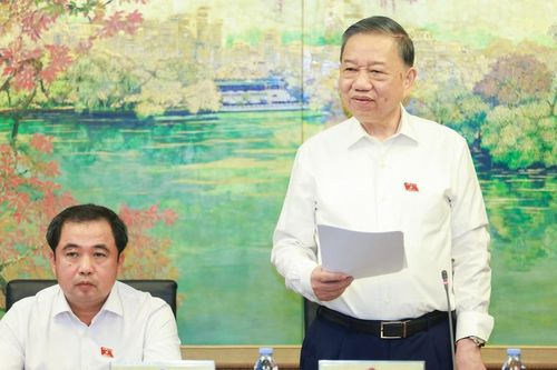 Tổng Bí thư, Chủ tịch nước Tô Lâm: Đồng hồ điện, nước, cột đo xăng dầu sai thì phải bồi thường cho người dân