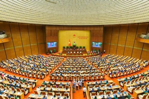 Dự án luật và nghị quyết nào được xem xét, thông qua tại kỳ họp thứ 2, Quốc hội khóa XVI?
