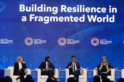 IMF và WB cảnh báo nợ công gia tăng, AI làm gia tăng khoảng cách tăng trưởng