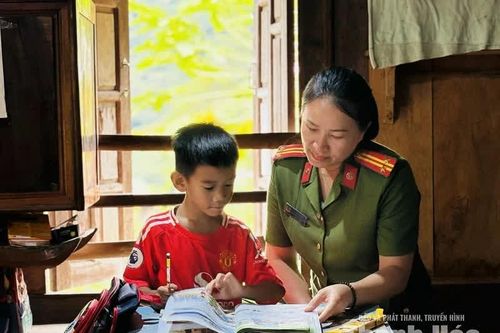Phụ nữ lực lượng vũ trang Thanh Hóa - Xây dựng hệ giá trị mới (Bài 1): Nhiều màu áo, một yêu thương