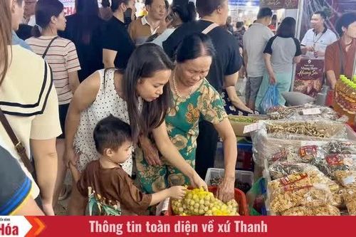 Hàng ngàn người trải nghiệm hội chợ công nghiệp nông thôn