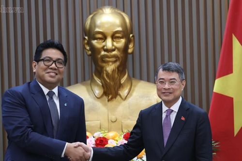 Thủ tướng ủng hộ mở rộng hợp tác dầu khí, phát triển hạ tầng LNG và kết nối lưới điện khu vực