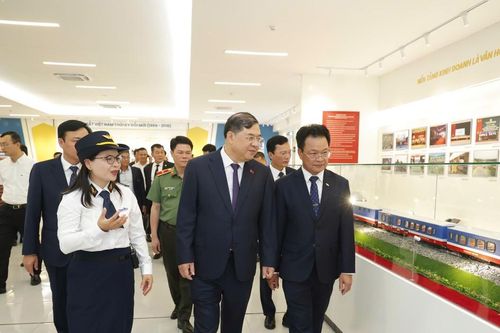 Phó Thủ tướng Phạm Gia Túc: Đường sắt Việt Nam phải chuyển đổi mạnh mẽ về tư duy và quản trị