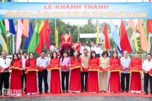 Xã An Châu khánh thành cầu Cô Vân 2 trị giá hơn 1,3 tỷ đồng
