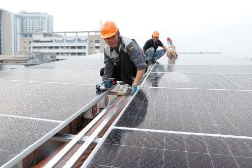 Lắp đặt điện mặt trời mái nhà: Bảo đảm chất lượng thiết bị, kỹ thuật thi công