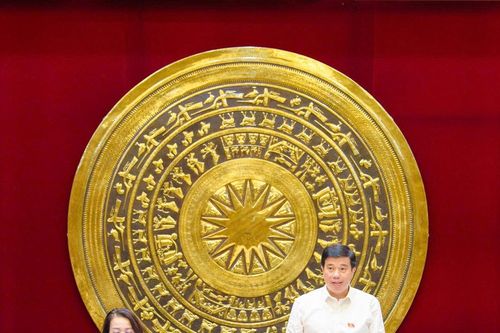 Hoàn thiện thể chế, khơi thông nguồn lực phát triển kinh tế