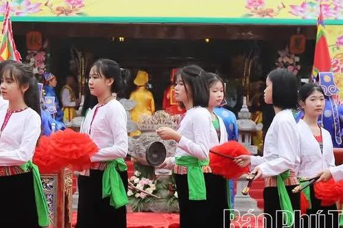 Thanh Sơn giữ điệu sênh tiền