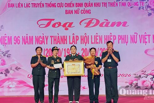 Phát huy truyền thống nữ chiến sĩ Quân khu Trị Thiên anh hùng