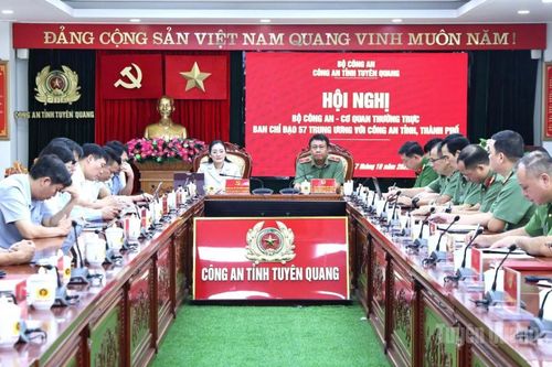Tháo gỡ 'điểm nghẽn', tạo đột phá chuyển đổi số trong lực lượng Công an nhân dân