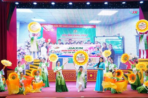 Hội thi 'Nữ cán bộ công đoàn tài năng, duyên dáng'