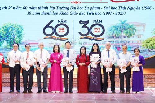 Tiếp tục đổi mới đào tạo, nghiên cứu khoa học và phát triển