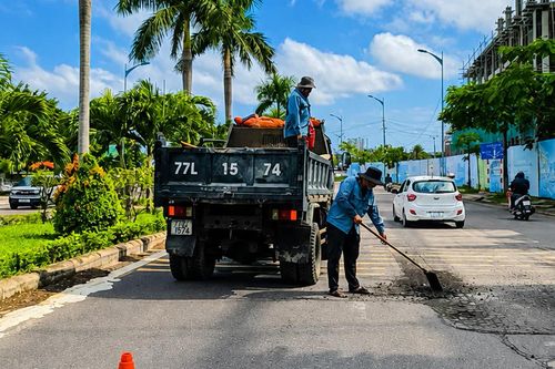 Khắc phục hư hỏng trên tuyến ĐT638 qua Gia Lai