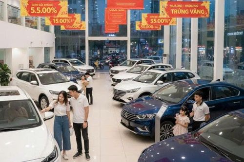 Vì sao người Việt thường mua ô tô vào những tháng giáp Tết?