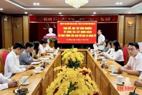 Đảng ủy các cơ quan Đảng tỉnh Nghệ An trao đổi kinh nghiệm công tác xây dựng Đảng tại Cao Bằng