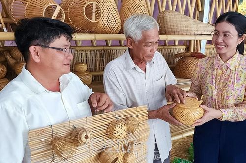 Giữ lại miền ký ức - Bài cuối: Từ nan tre đến nét cọ