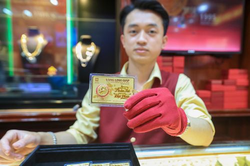 Mua bán vàng trong ngày từ 5 triệu đồng phải thanh toán không dùng tiền mặt