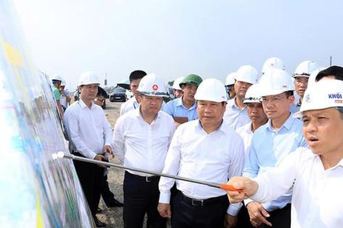 Khơi thông điểm nghẽn, đẩy nhanh tiến độ công trình trọng điểm