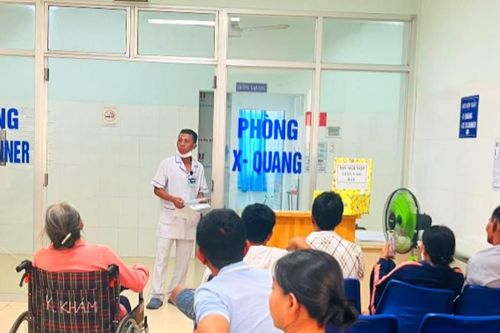 Nhiều người dân vùng nông thôn ở Khánh Hòa được điều trị bệnh khó ngay gần nhà