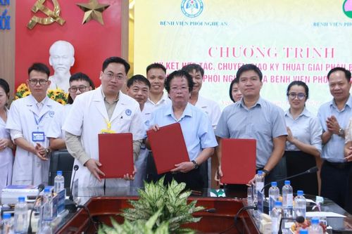 Chuyển giao kỹ thuật giải phẫu bệnh, nâng chất lượng chẩn đoán bệnh lý phổi
