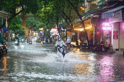 Nam Bộ vẫn tiếp tục mưa dông phức tạp