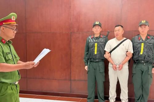 Khởi tố Tôn Bằng - chồng cũ Hằng 'Du Mục'