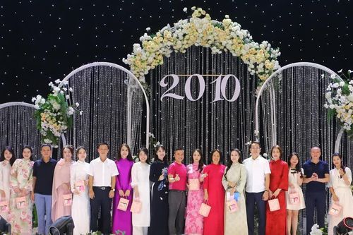 Tôn vinh các 'bóng hồng' Cảnh sát giao thông Thủ đô nhân Ngày Phụ nữ Việt Nam