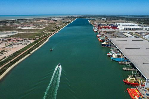 Trung Quốc bất ngờ tăng mua dầu Brazil