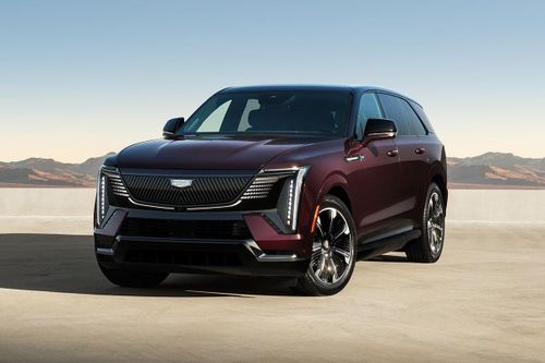 6 xe điện hạng sang Cadillac cháy rụi, nghi ngờ do pin cao áp