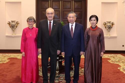 Tổng Bí thư, Chủ tịch nước và Phu nhân chiêu đãi Tổng thống Thụy Sĩ và Phu nhân