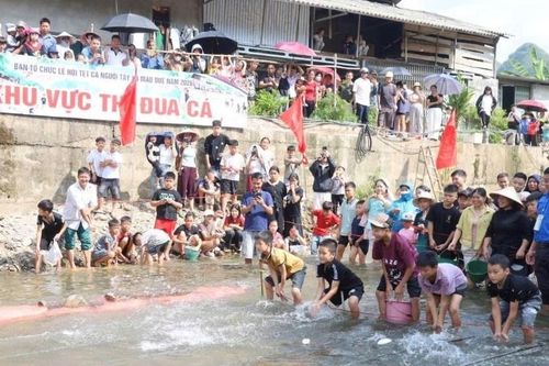 Rộn ràng Lễ hội Tết cá trên vùng Cao nguyên đá