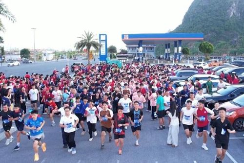 Quảng Ninh: Gần 2.000 cha mẹ, học sinh cùng tham gia Ngày hội Gia đình Lê Thánh Tông