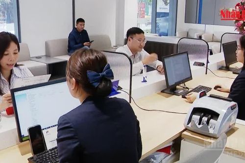 [Video] Tiền gửi ngân hàng lập kỷ lục