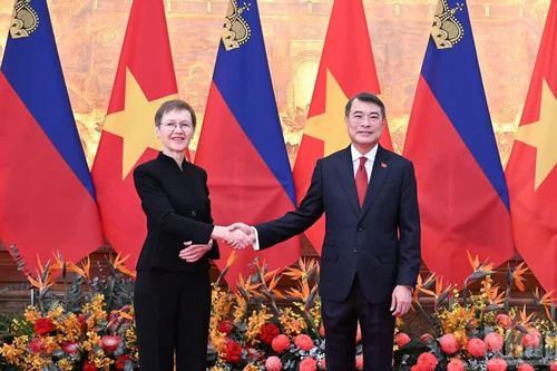 [Ảnh] Thủ tướng Lê Minh Hưng chủ trì lễ đón Thủ tướng Công quốc Liechtenstein Brigitte Haas