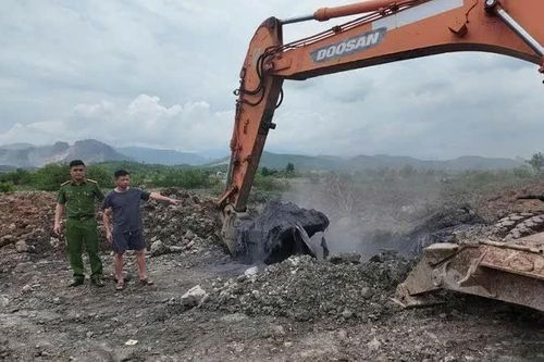 Quảng Ninh: Triệt phá đường dây vận chuyển, đổ thải và chôn lấp hàng trăm tấn rác thải công nghiệp