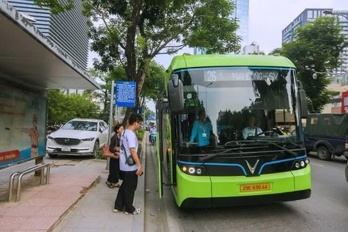 Hà Nội tăng tốc 'xanh hóa' hệ thống xe buýt