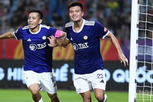 Hà Nội FC thắng trận derby Thủ đô, Công an Hà Nội mất ngôi đầu V.League