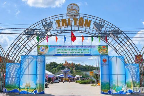 An Giang: Sắc màu nông sản tiêu biểu tại hội chợ nông nghiệp Tri Tôn