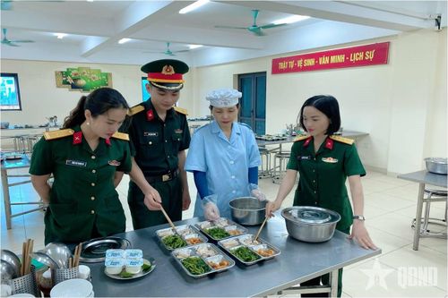 Cô Tấm người Mường ở Học viện Chính trị