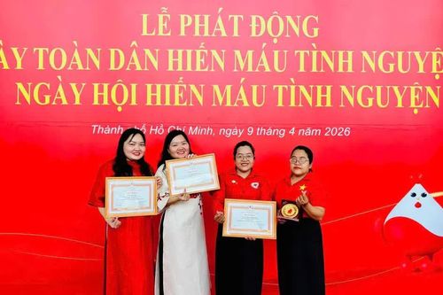 Những cặp sinh đôi với hành trình hiến máu nhân đạo