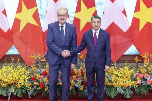 Thủ tướng Lê Minh Hưng hội kiến Tổng thống Thụy Sĩ, thúc đẩy hợp tác thương mại và đổi mới sáng tạo
