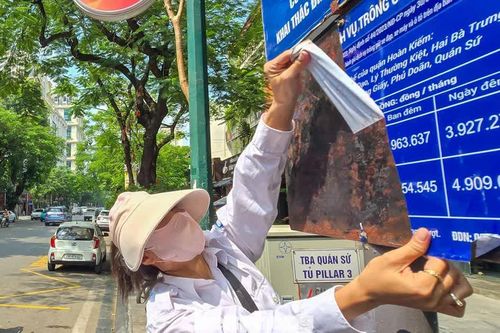 12 tuyến phố trung tâm đồng loạt thay biển tăng giá gửi ôtô